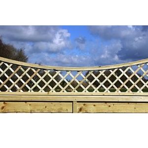 1.83mx300mm Regency Scalloped Diamond Trellis