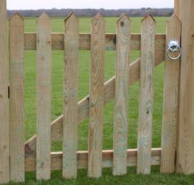 Picket Gate Pointed 0.9m x 1.2m
